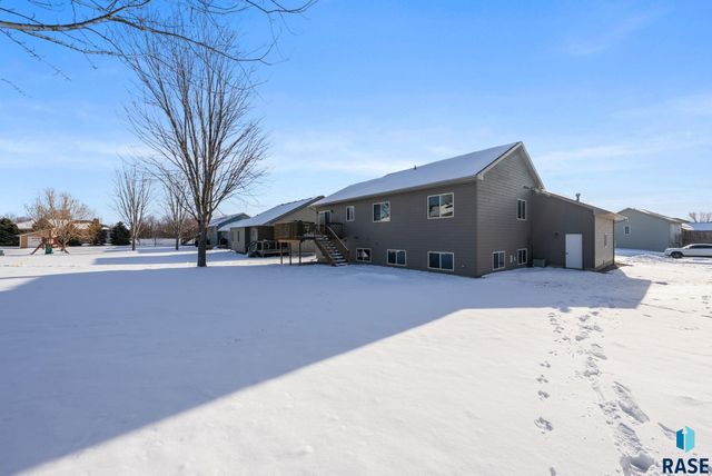 4912 E Tiger Lilly St Street, Sioux Falls, SD 57103