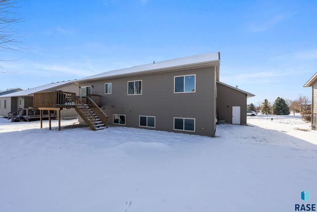 4912 E Tiger Lilly St Street, Sioux Falls, SD 57103