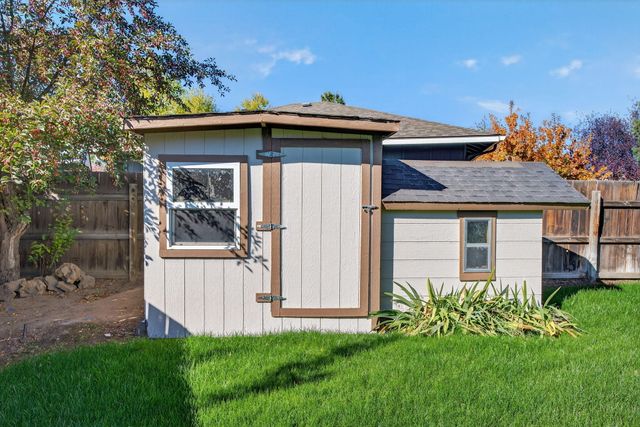 61839 Avonlea Circle, Bend, OR 97702