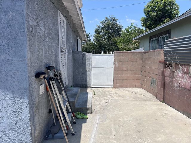 1222 E 103rd Street, Los Angeles, CA 90002