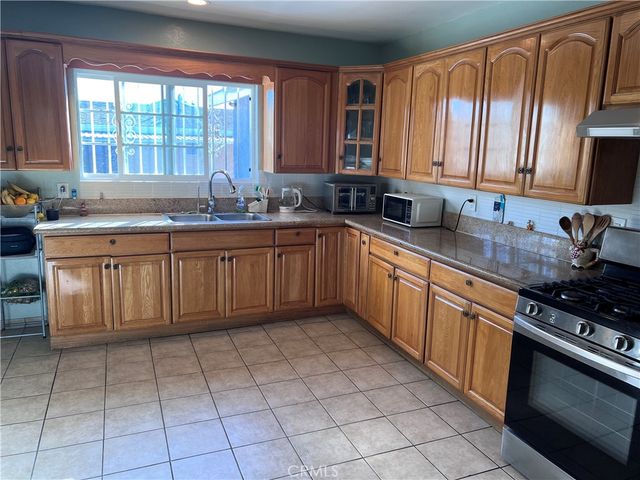 1222 E 103rd Street, Los Angeles, CA 90002