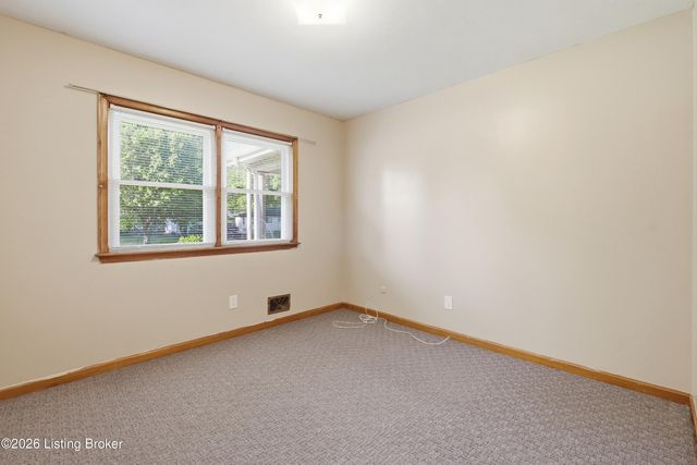 7003 Sunny Vale Way, Louisville, KY 40272