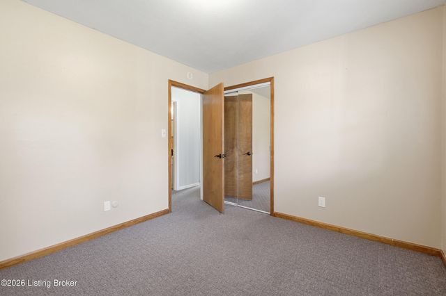 7003 Sunny Vale Way, Louisville, KY 40272