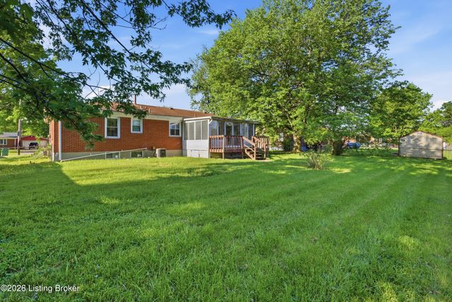 7003 Sunny Vale Way, Louisville, KY 40272