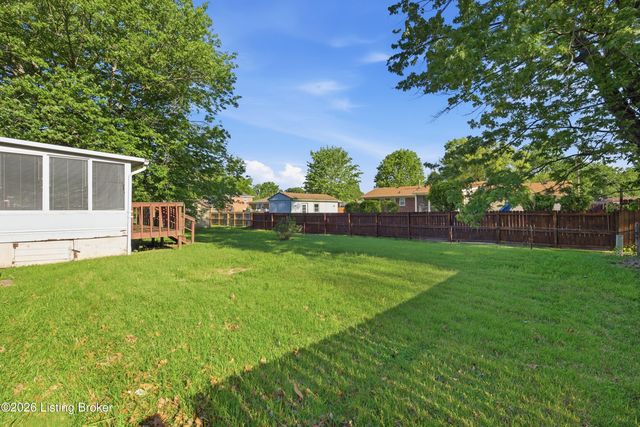 7003 Sunny Vale Way, Louisville, KY 40272