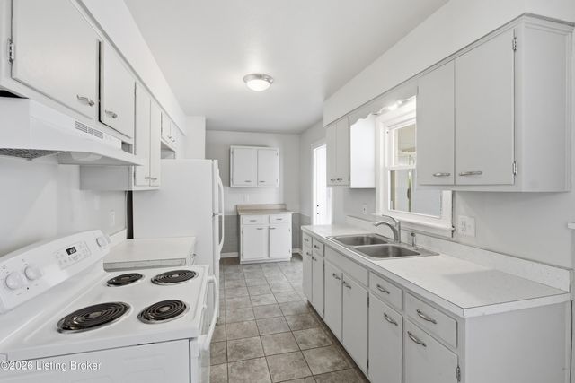 7003 Sunny Vale Way, Louisville, KY 40272