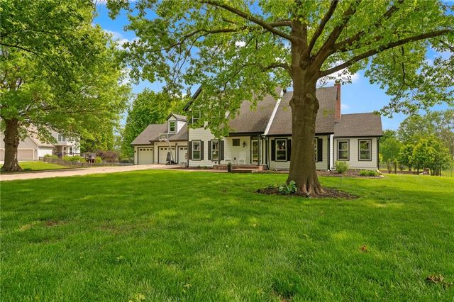 15367 Monrovia Street, Overland Park, KS 66221