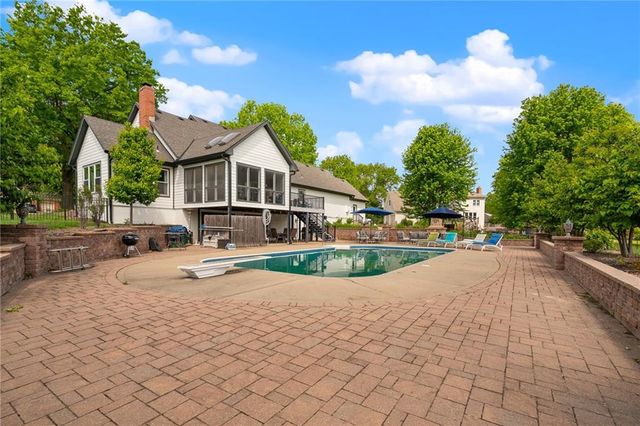 15367 Monrovia Street, Overland Park, KS 66221