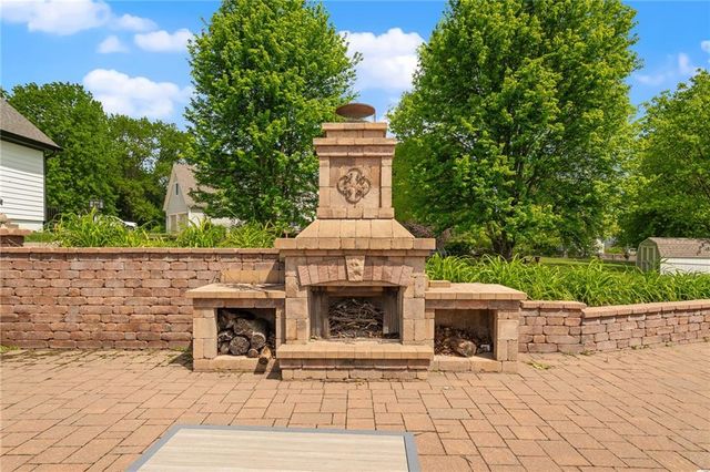 15367 Monrovia Street, Overland Park, KS 66221