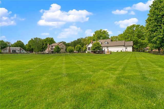 15367 Monrovia Street, Overland Park, KS 66221