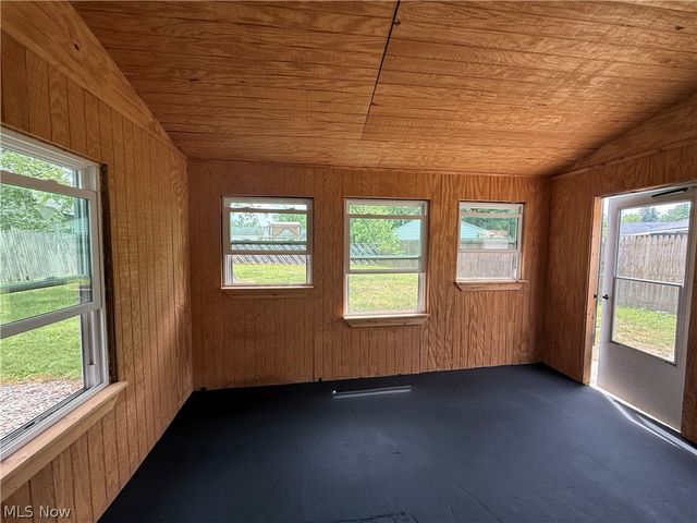 3160 Linda Drive NW, Warren, OH 44485