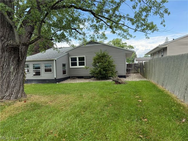 3160 Linda Drive NW, Warren, OH 44485