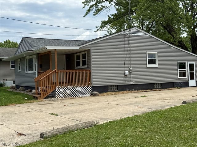3160 Linda Drive NW, Warren, OH 44485