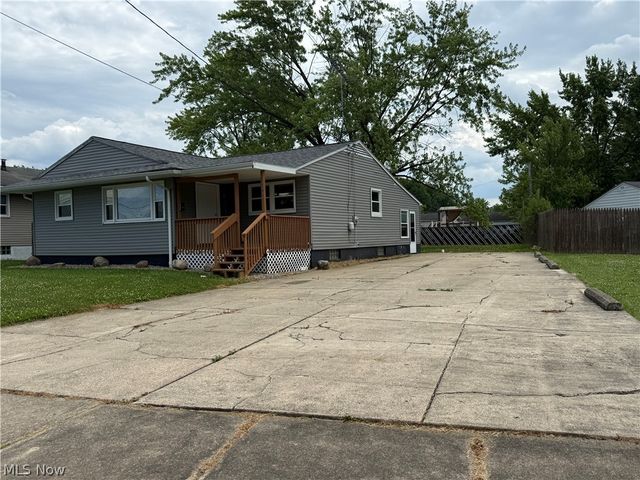 3160 Linda Drive NW, Warren, OH 44485