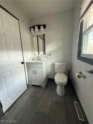 3160 Linda Drive NW, Warren, OH 44485