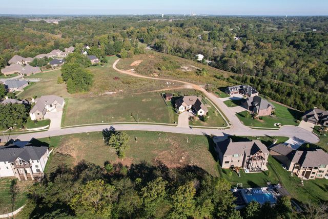 3239 W Bluffview Street, Springfield, MO 65810