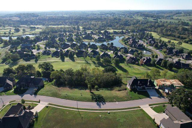 3239 W Bluffview Street, Springfield, MO 65810