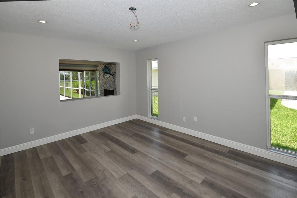 Image 28 of property listing at 6690 BURNING TREE DRIVE, Seminole, FL 33777