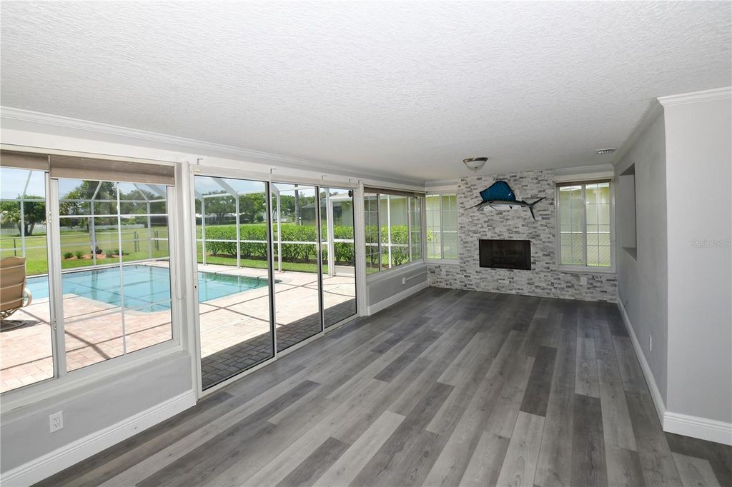 Image 31 of property listing at 6690 BURNING TREE DRIVE, Seminole, FL 33777