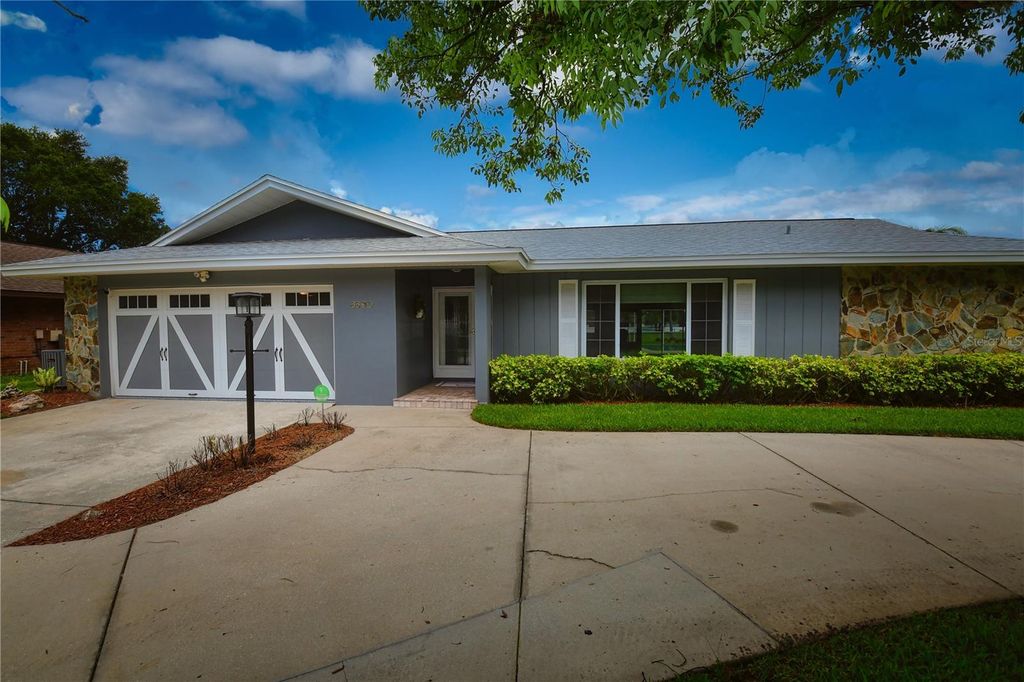 Image 51 of property listing at 6690 BURNING TREE DRIVE, Seminole, FL 33777