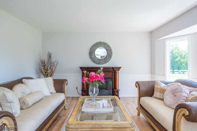 103 Briar Way, Branchburg Twp., NJ 08853