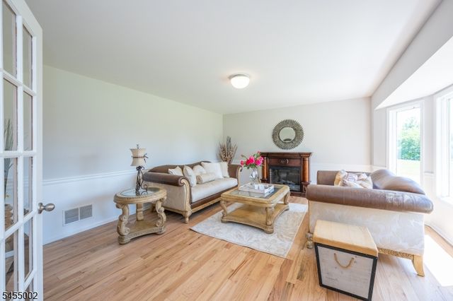 103 Briar Way, Branchburg Twp., NJ 08853