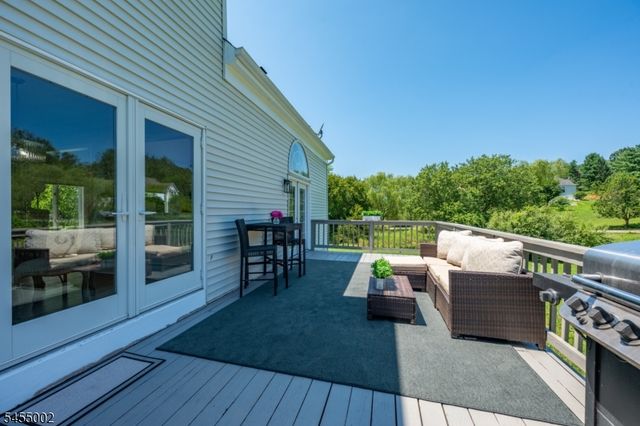 103 Briar Way, Branchburg Twp., NJ 08853