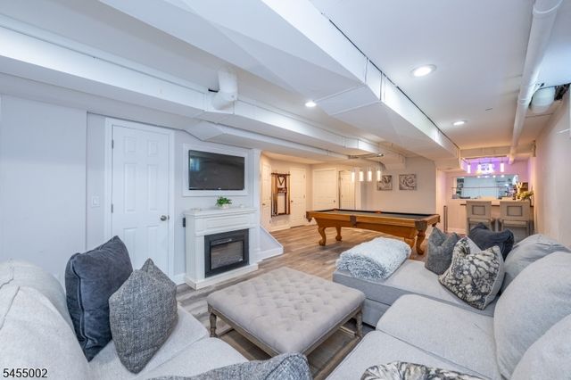 103 Briar Way, Branchburg Twp., NJ 08853