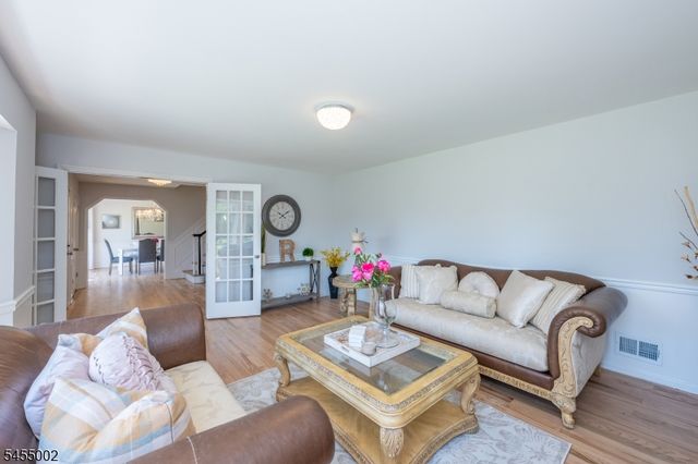 103 Briar Way, Branchburg Twp., NJ 08853