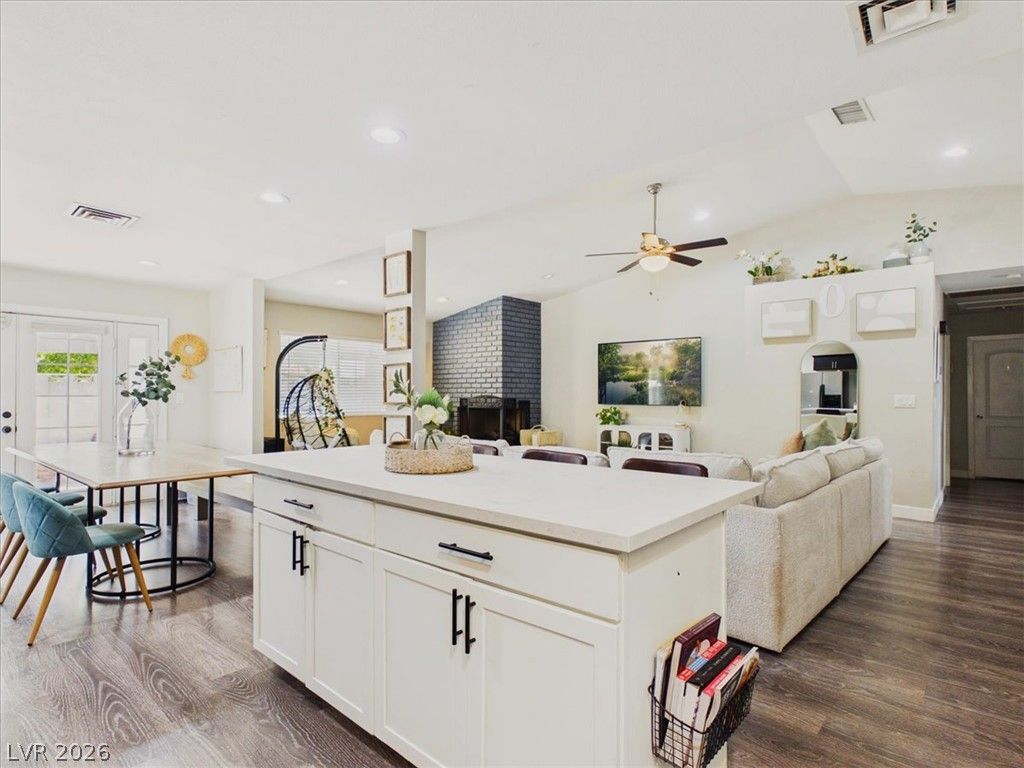 2402 El Tesoro Court, Henderson, NV 89014 — photo 2