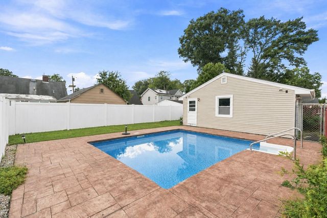 1138 MAYFAIR DR, Rahway, NJ 07065