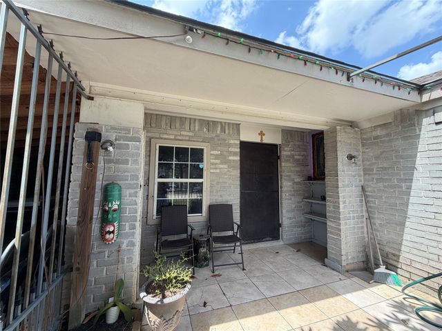 11835 Greencanyon Drive, Houston, TX 77044