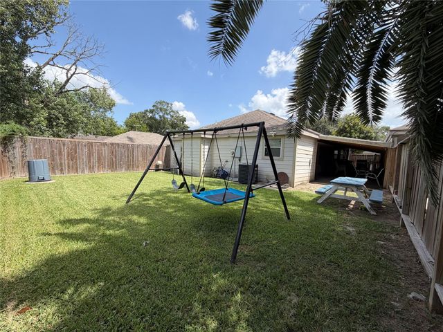 11835 Greencanyon Drive, Houston, TX 77044