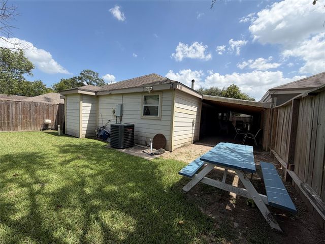 11835 Greencanyon Drive, Houston, TX 77044