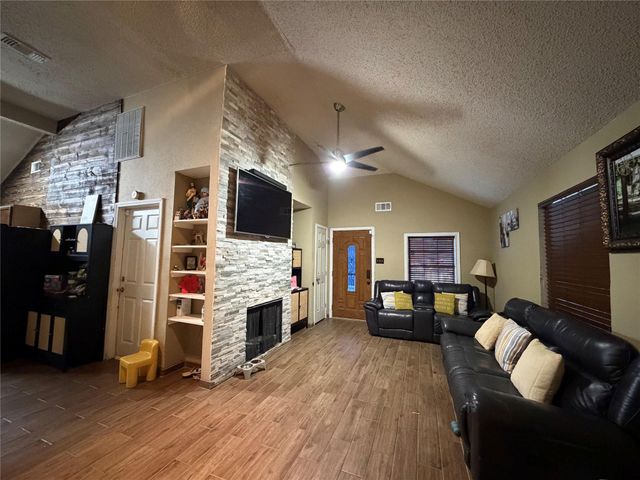 11835 Greencanyon Drive, Houston, TX 77044