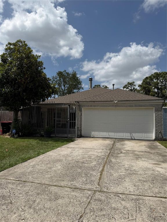 11835 Greencanyon Drive, Houston, TX 77044