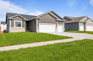 3231 NW 27th Circle, Ankeny, IA 50023