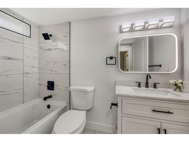 3855 S Monaco St 103, Denver, CO 80237