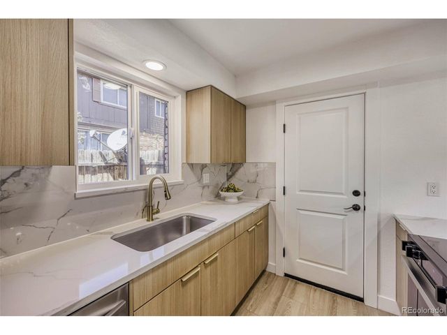 3855 S Monaco St 103, Denver, CO 80237