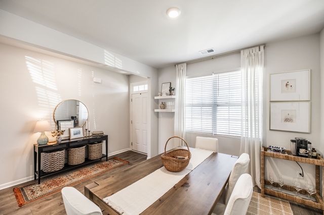 7039 Sunny Parks Dr, White House, TN 37188