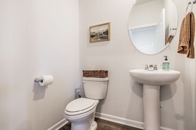 7039 Sunny Parks Dr, White House, TN 37188