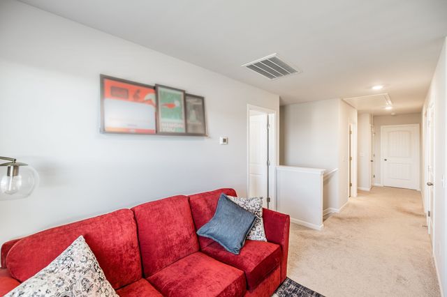 7039 Sunny Parks Dr, White House, TN 37188