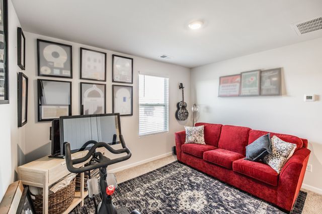 7039 Sunny Parks Dr, White House, TN 37188