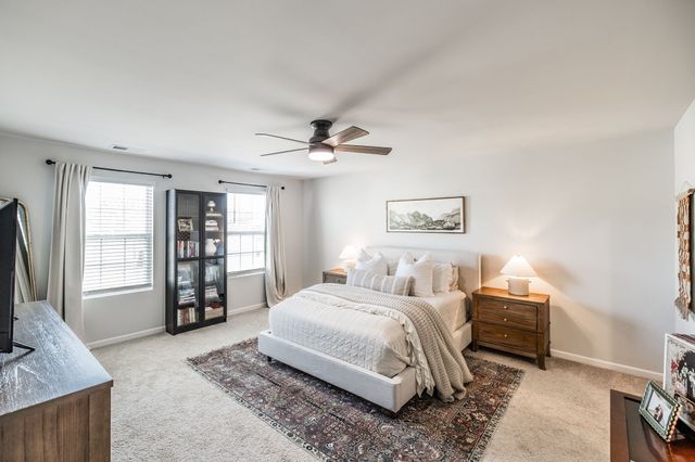 7039 Sunny Parks Dr, White House, TN 37188