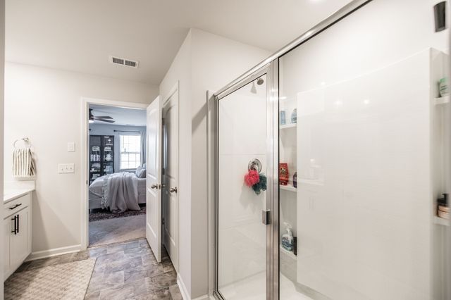 7039 Sunny Parks Dr, White House, TN 37188