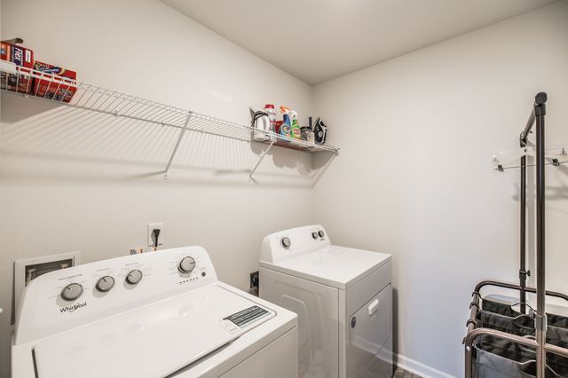 7039 Sunny Parks Dr, White House, TN 37188