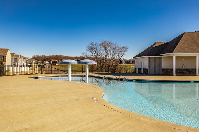 7039 Sunny Parks Dr, White House, TN 37188