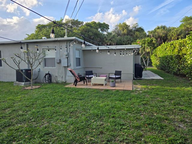 1110 SW 28th Street, Fort Lauderdale, FL 33315