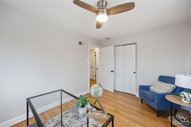 8647 Belcrest Lane, St John, MO 63114