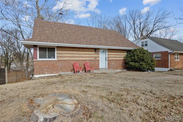 8647 Belcrest Lane, St John, MO 63114